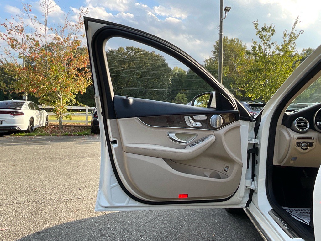 2015 Mercedes-Benz C-Class Image 35