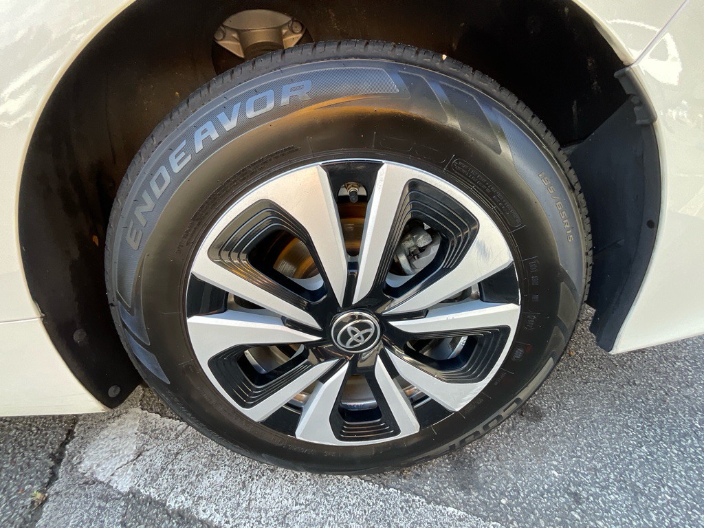 2018 Toyota Prius Image 12