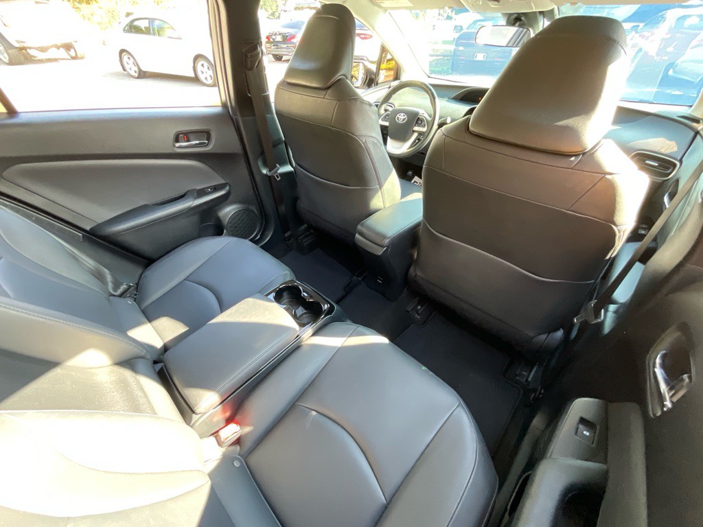 2018 Toyota Prius Image 32