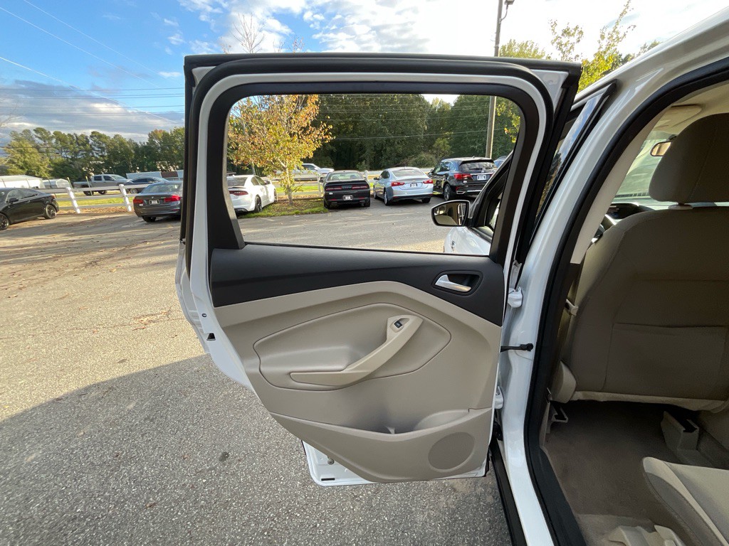 2016 Ford Escape Image 39