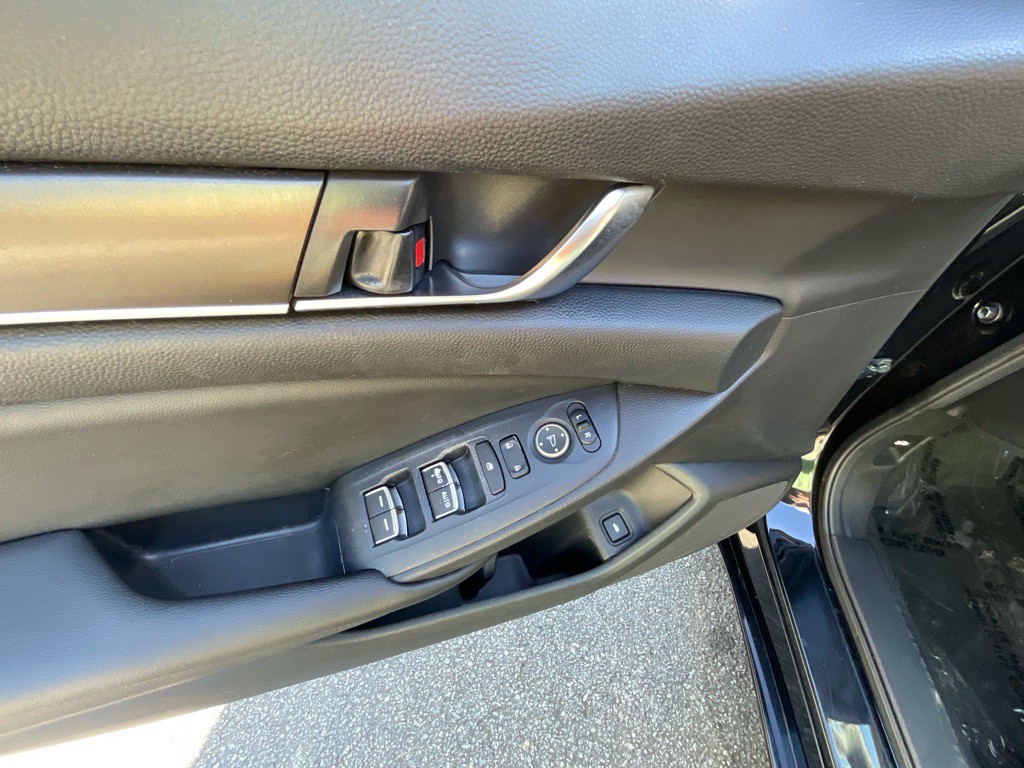 2020 Honda Accord Image 35