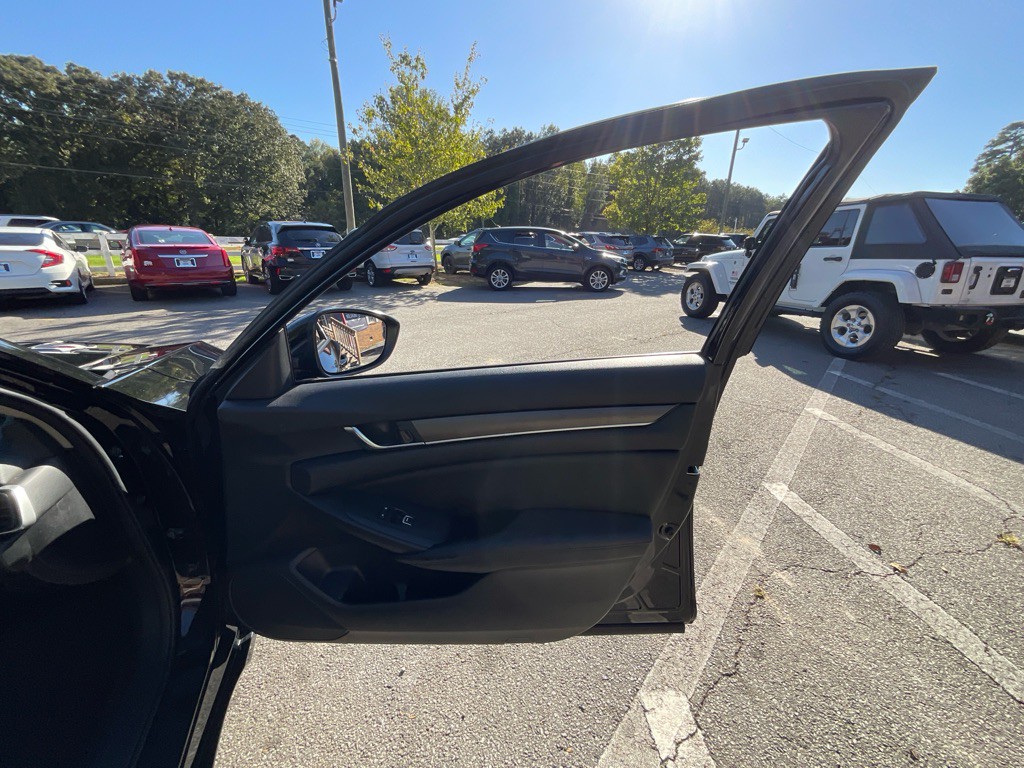 2020 Honda Accord Image 38