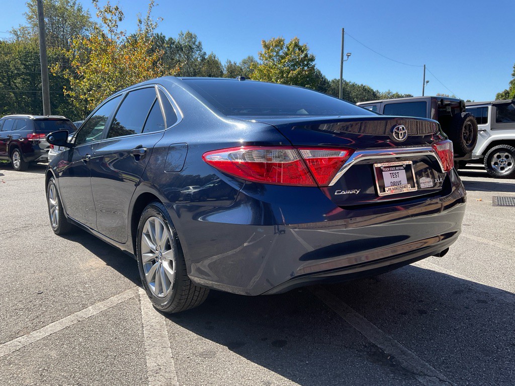 2017 Toyota Camry Image 7