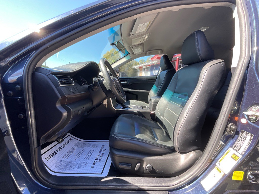 2017 Toyota Camry Image 14