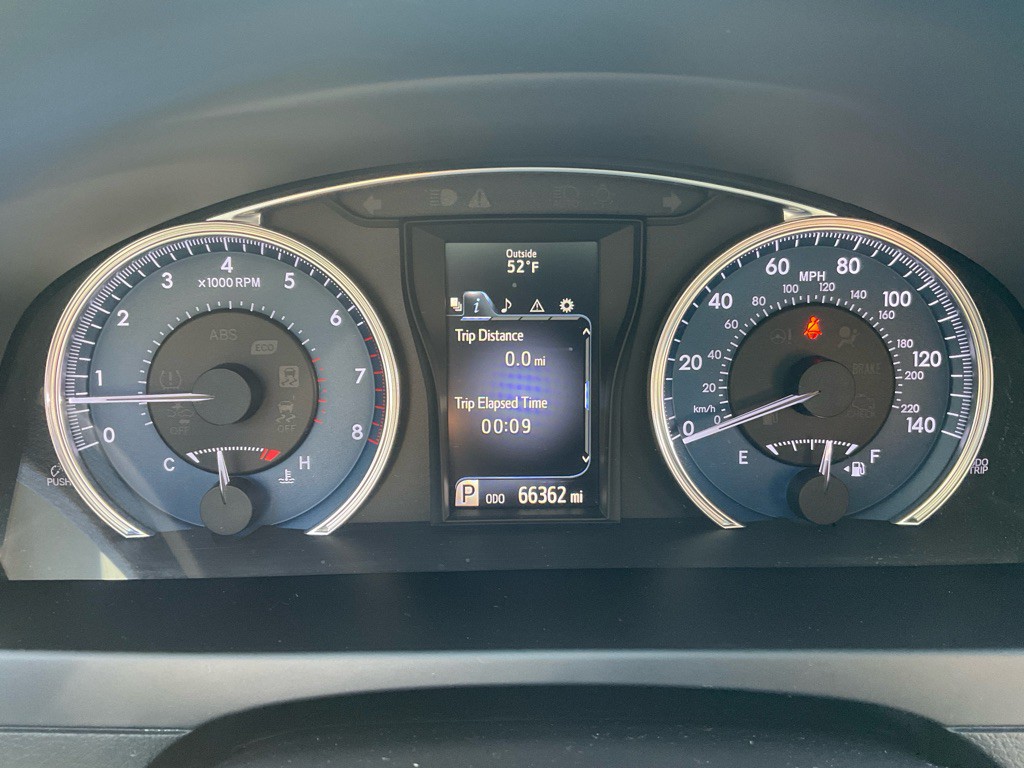 2017 Toyota Camry Image 25