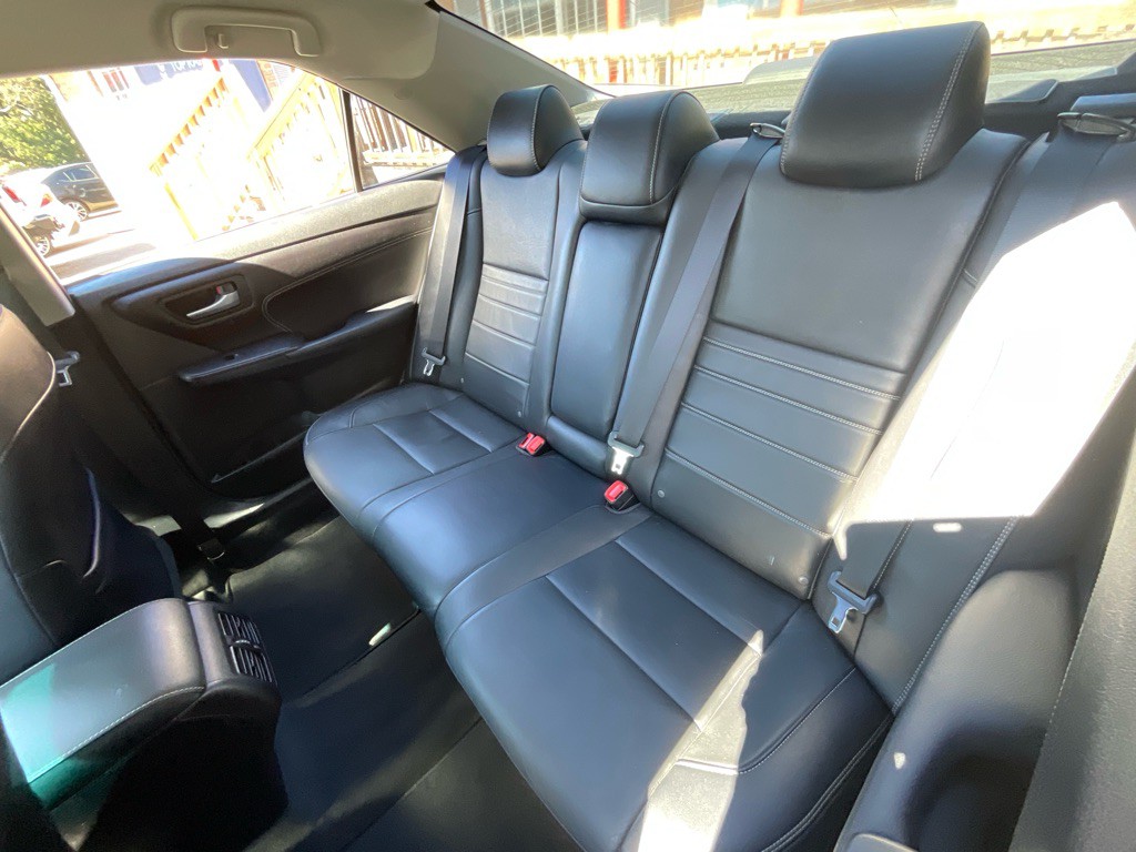 2017 Toyota Camry Image 29