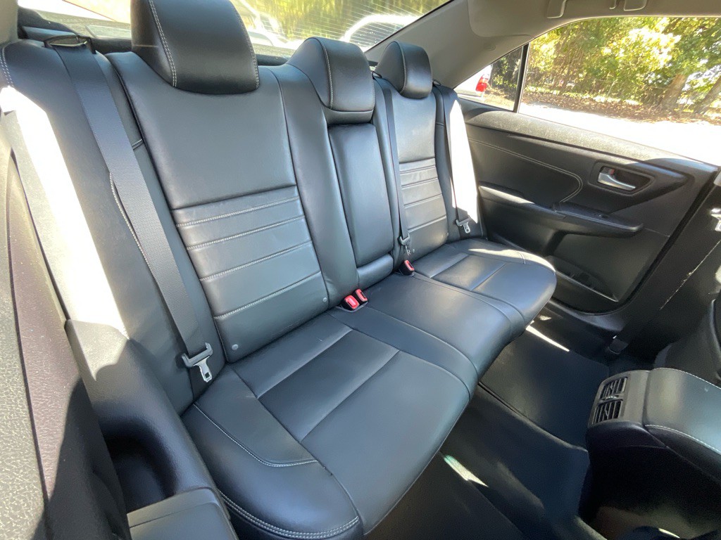 2017 Toyota Camry Image 35