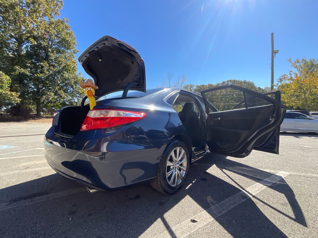 2017 Toyota Camry Image 38