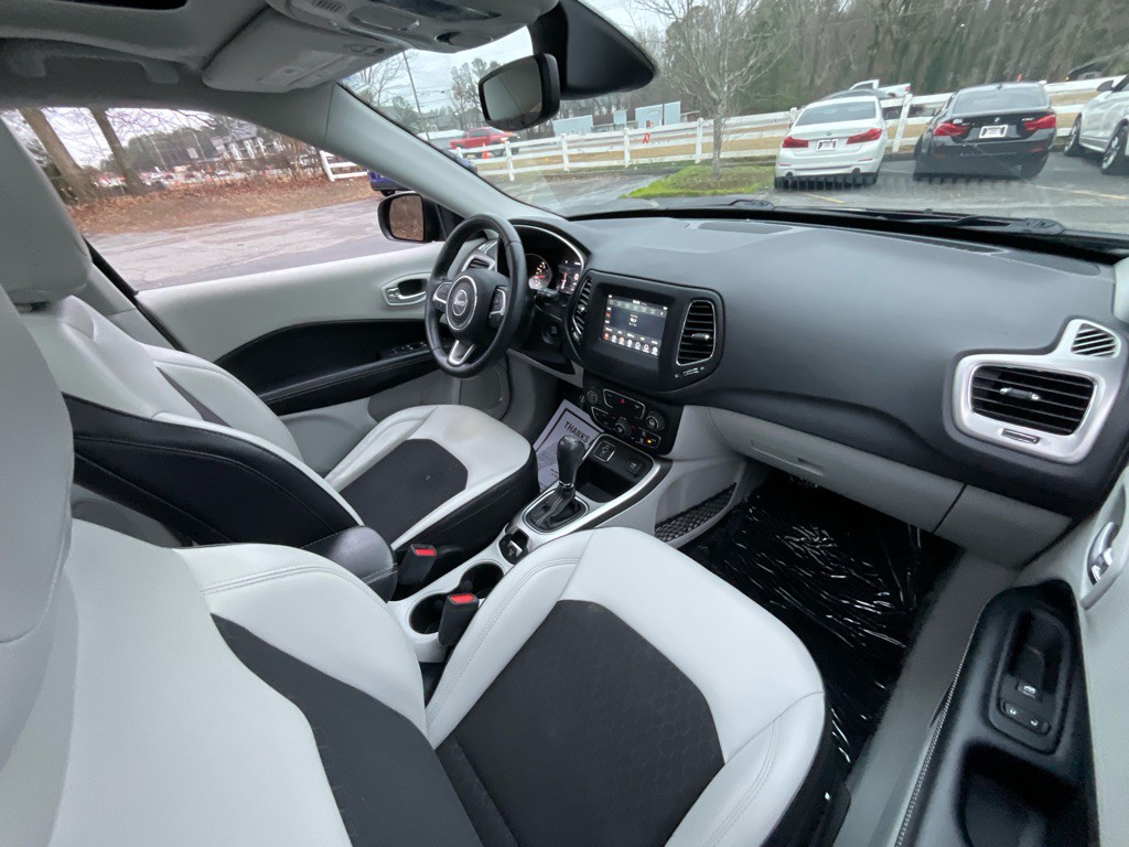 2019 Jeep Compass Image 18