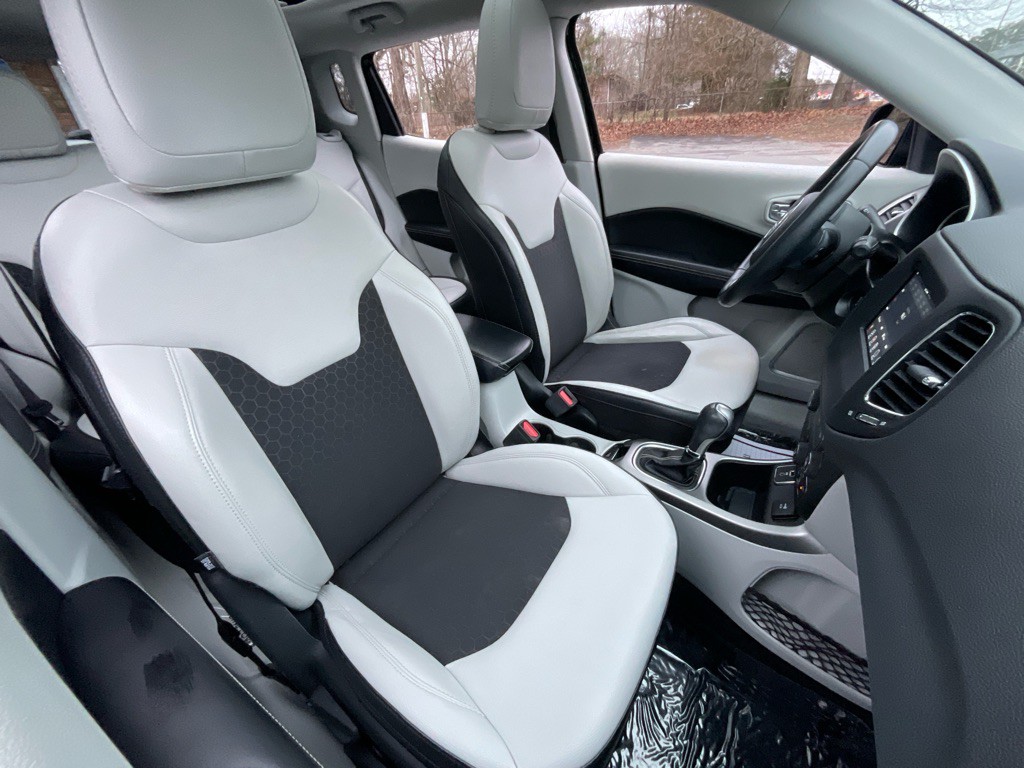 2019 Jeep Compass Image 19