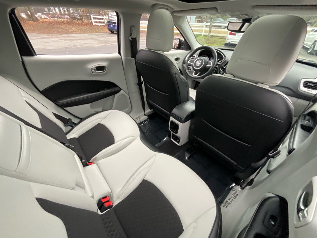 2019 Jeep Compass Image 32