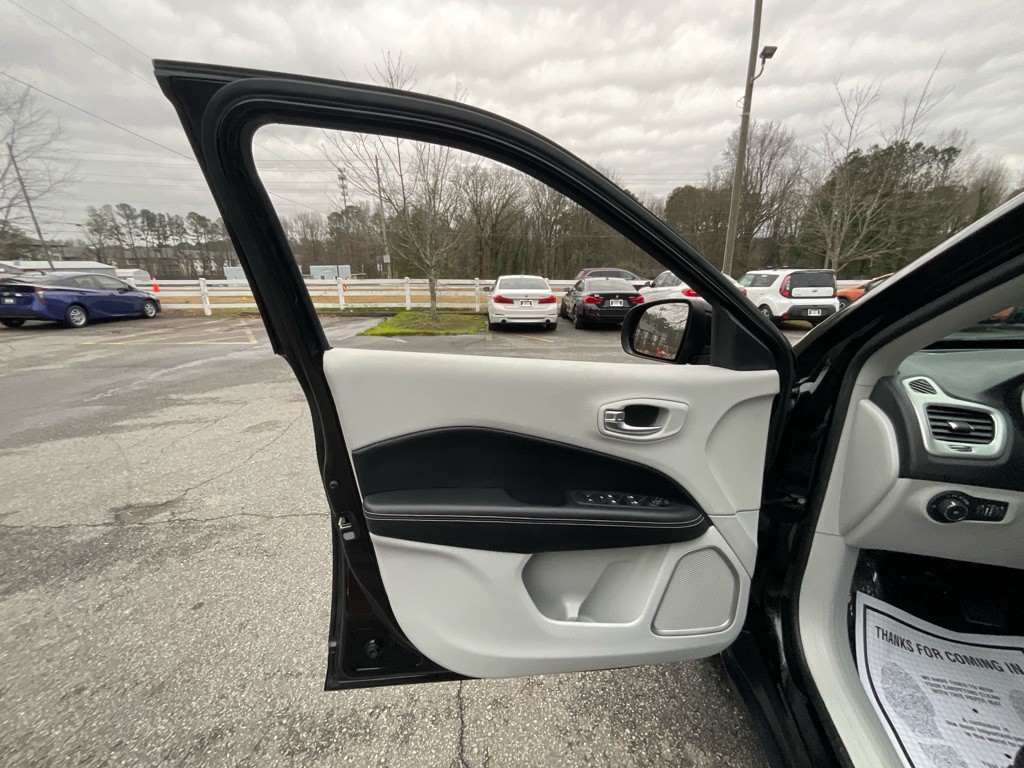 2019 Jeep Compass Image 40