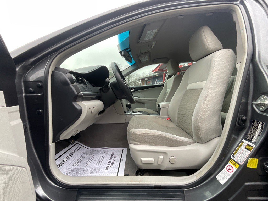 2013 Toyota Camry Image 14