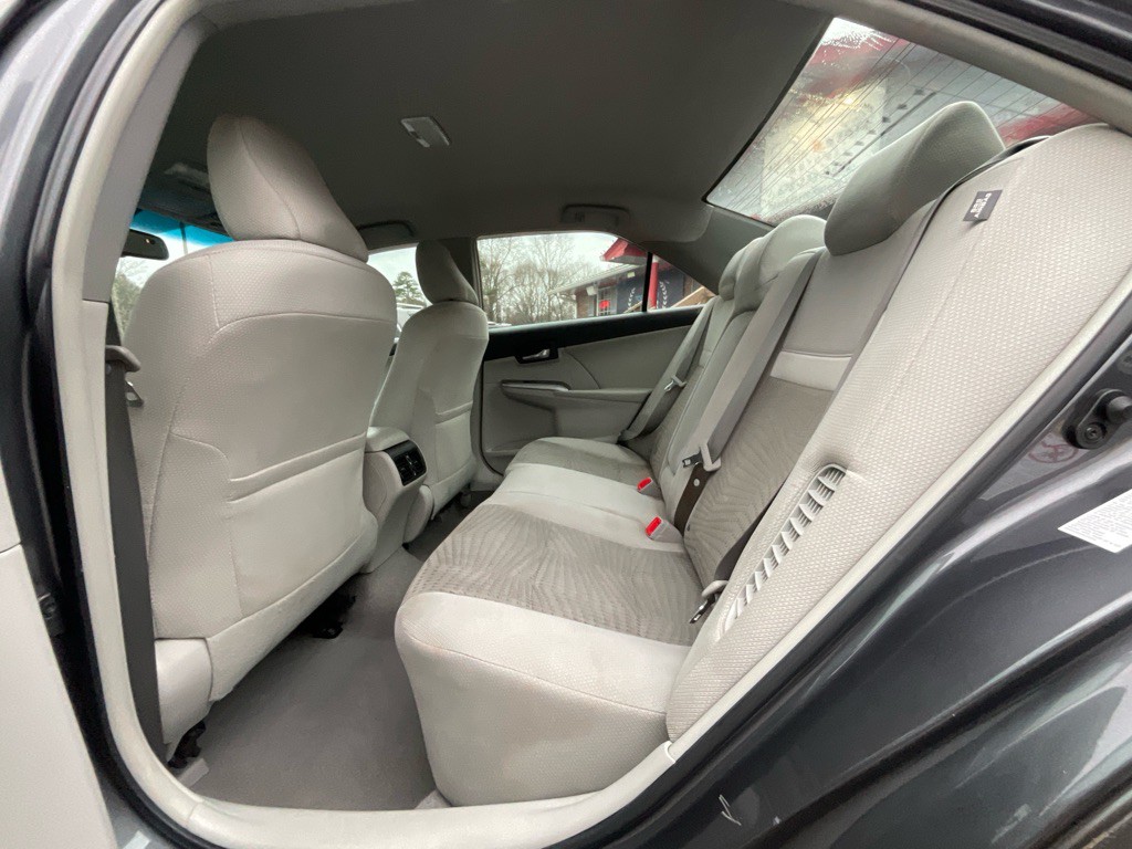 2013 Toyota Camry Image 26