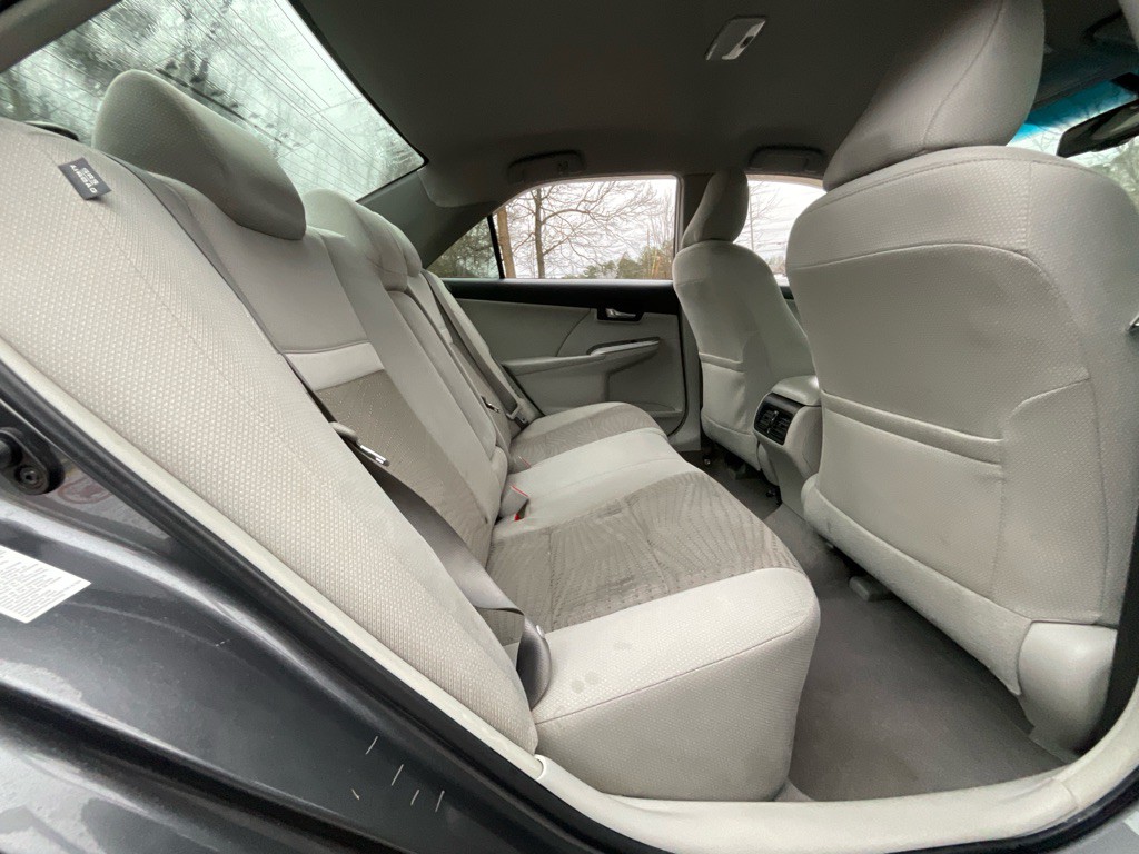 2013 Toyota Camry Image 29