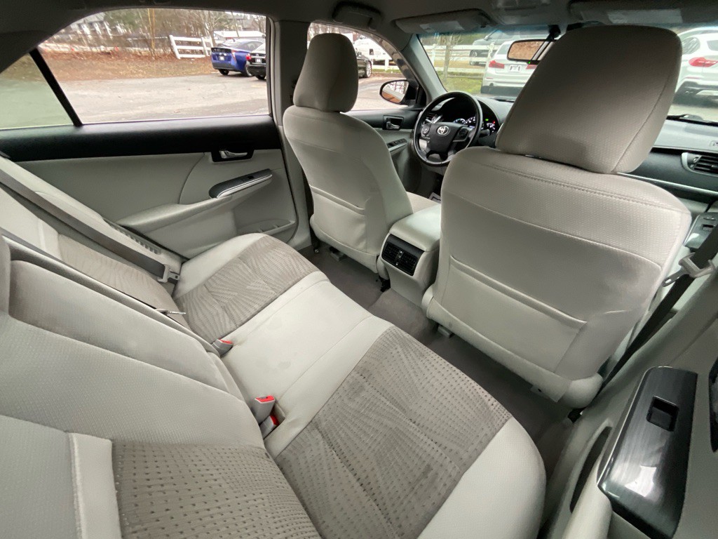 2013 Toyota Camry Image 30