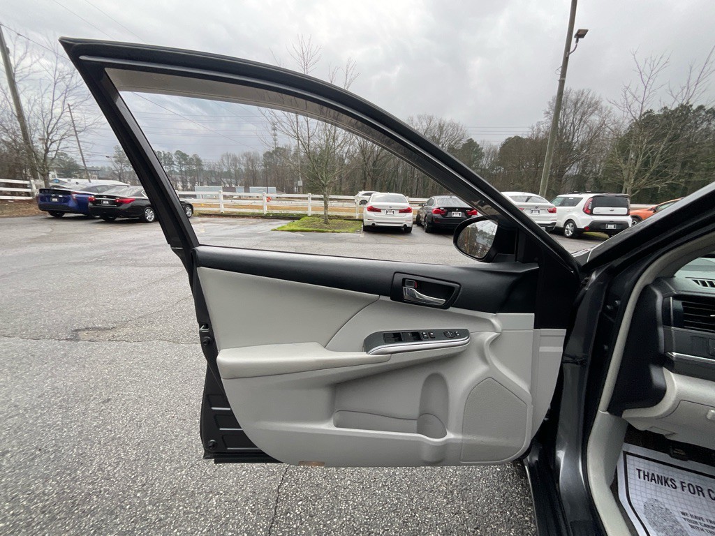 2013 Toyota Camry Image 36