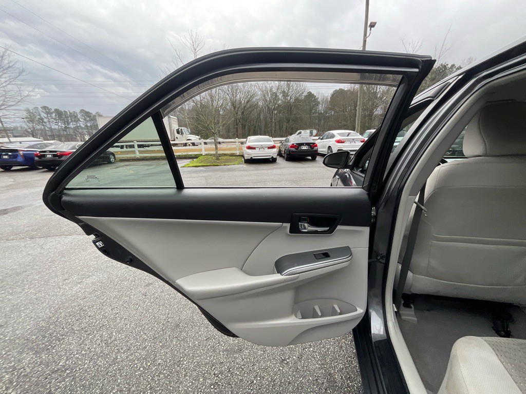 2013 Toyota Camry Image 38