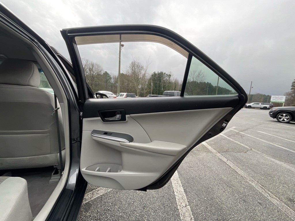 2013 Toyota Camry Image 40