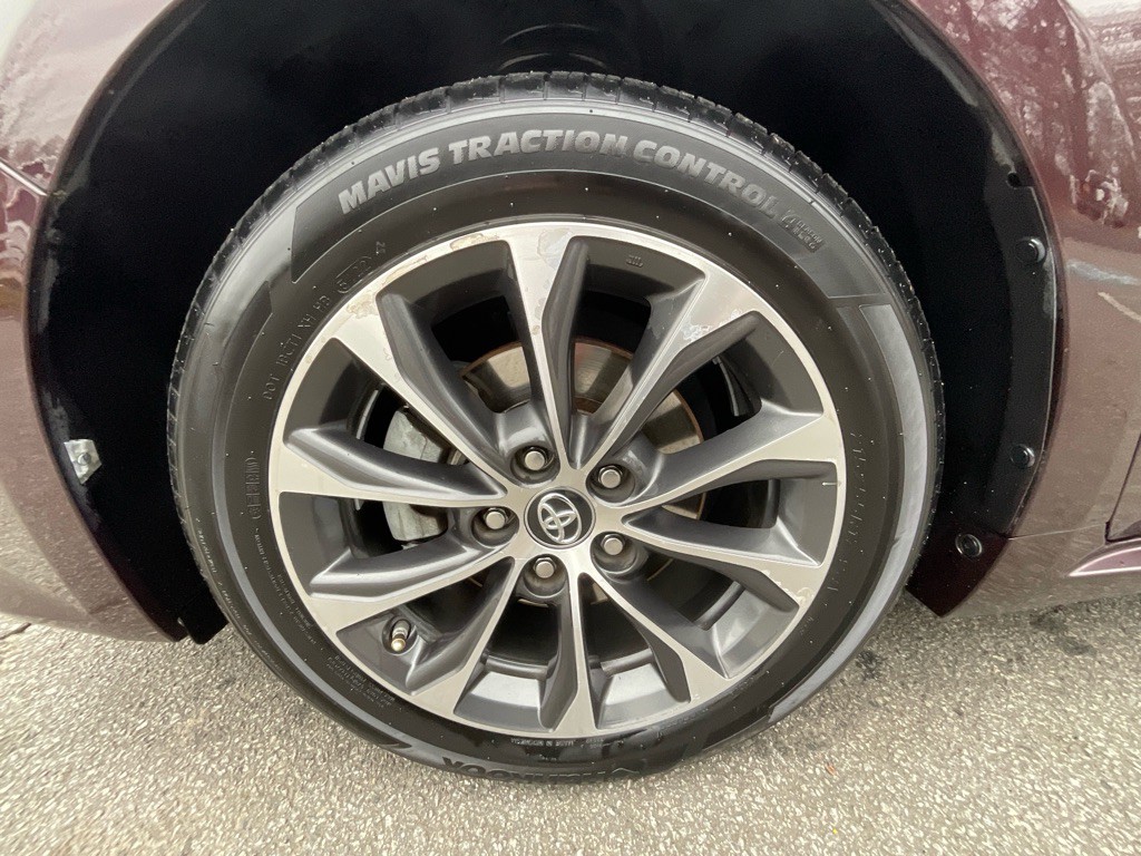 2018 Toyota Avalon Image 12