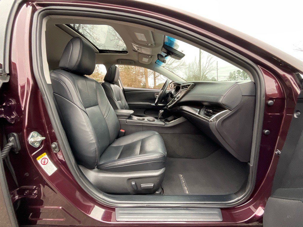 2018 Toyota Avalon Image 17