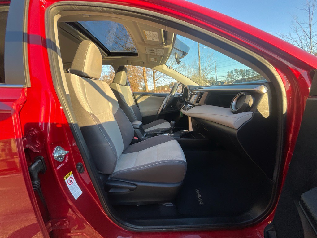 2015 Toyota Rav4 Image 17
