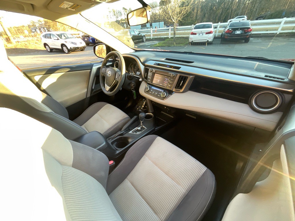 2015 Toyota Rav4 Image 18