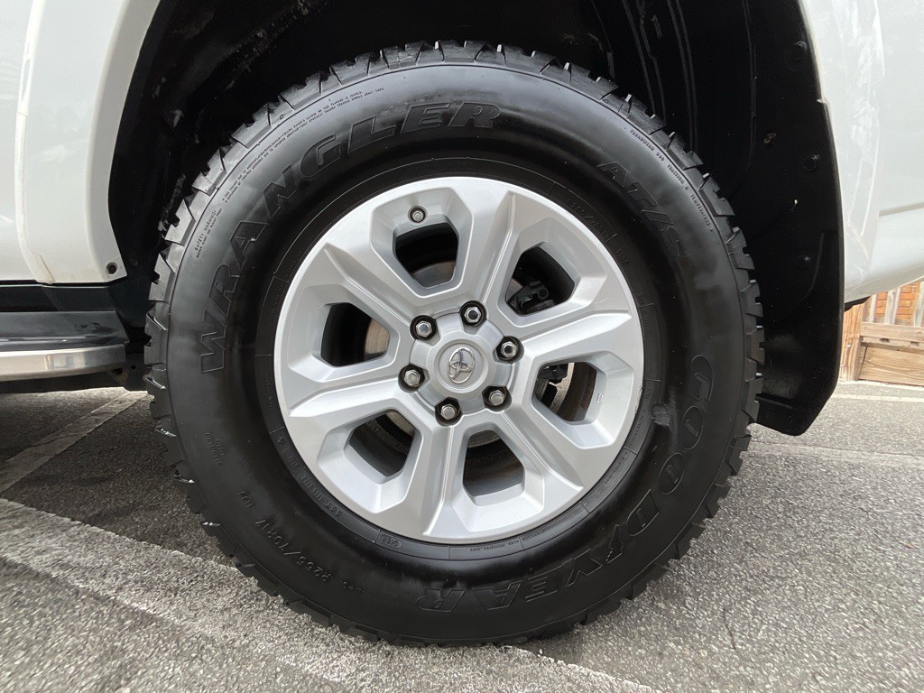 2018 Toyota 4Runner Image 11