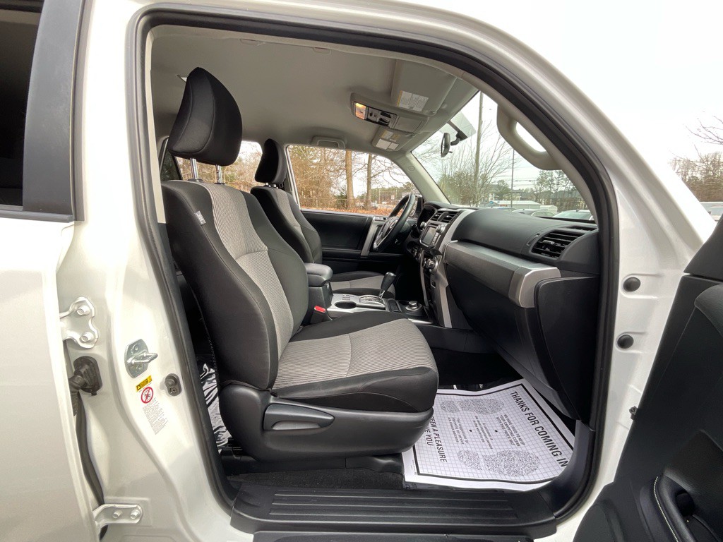 2018 Toyota 4Runner Image 16