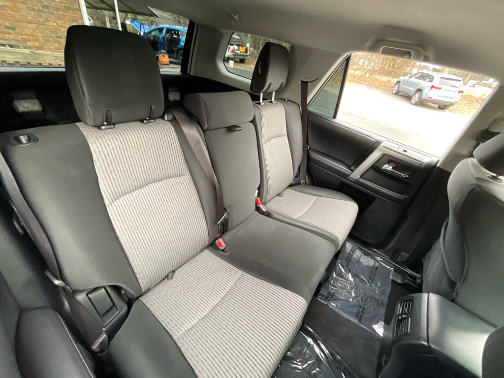 2018 Toyota 4Runner Image 30