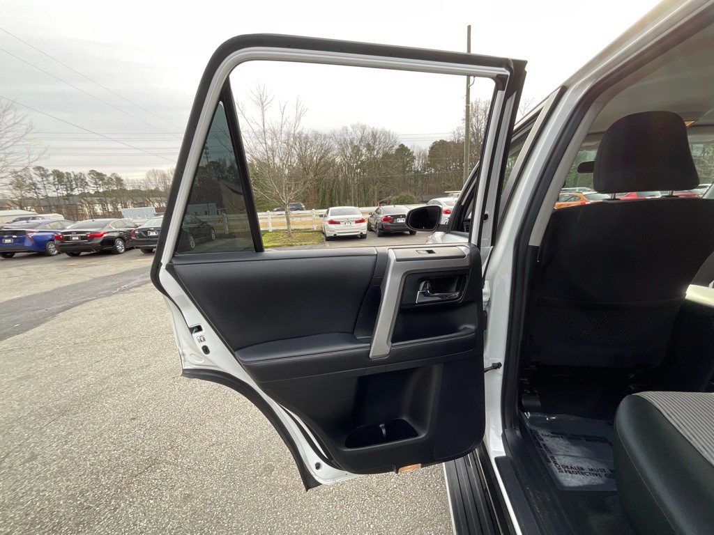 2018 Toyota 4Runner Image 40