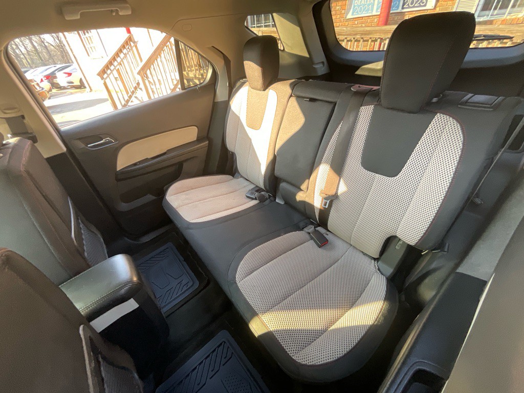 2017 Chevrolet Equinox Image 28