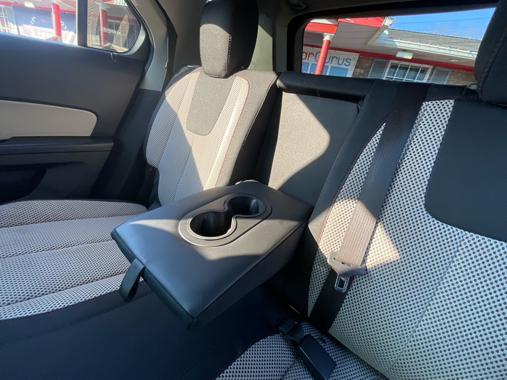 2017 Chevrolet Equinox Image 32