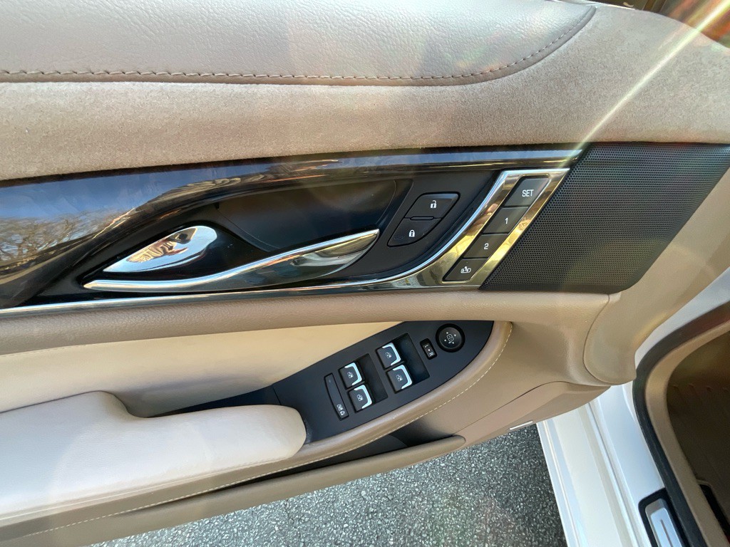 2016 Cadillac CTS Image 41