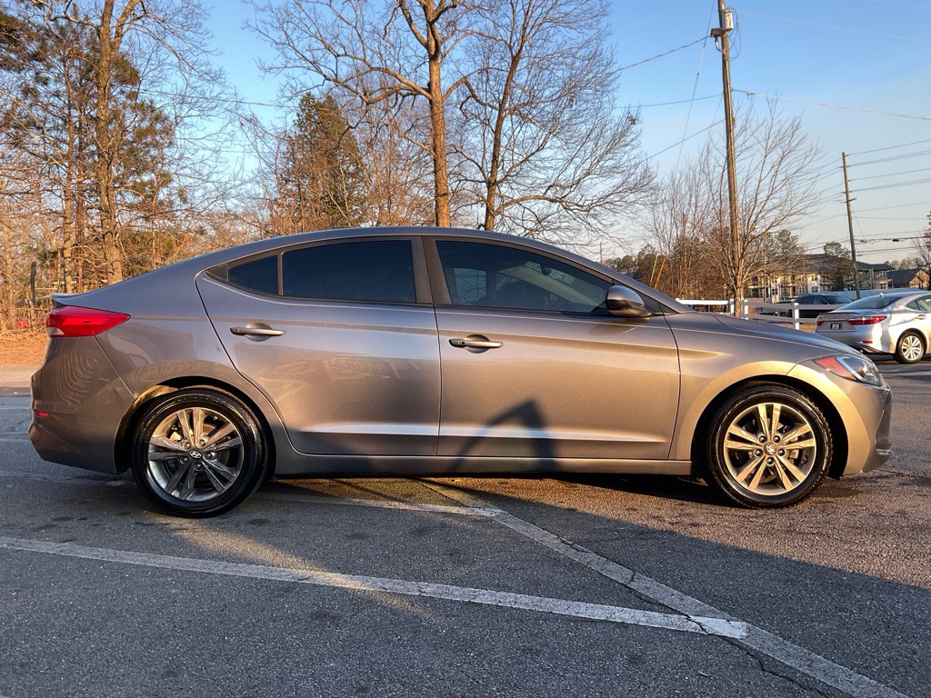 2018 Hyundai Elantra Image 4
