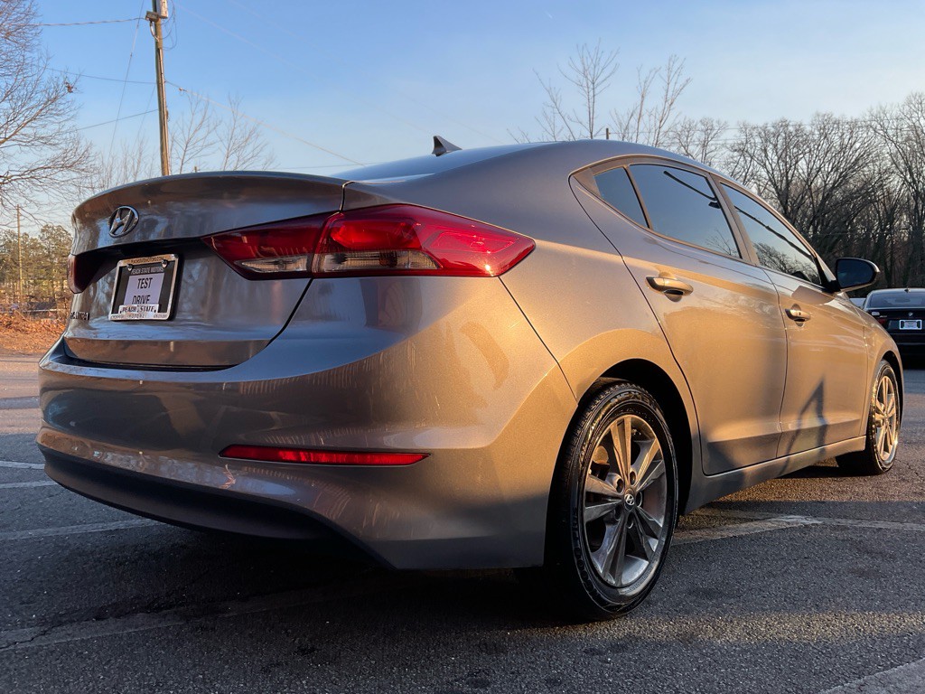 2018 Hyundai Elantra Image 5