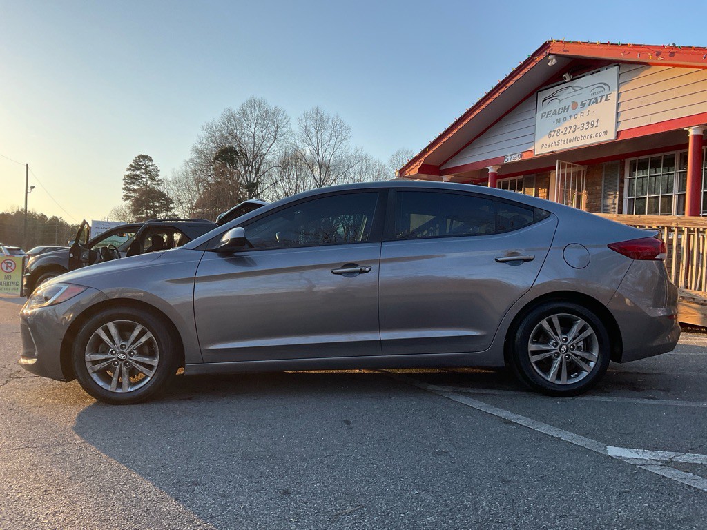 2018 Hyundai Elantra Image 8
