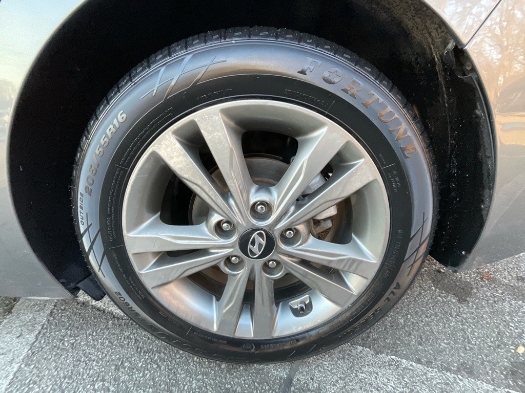 2018 Hyundai Elantra Image 11