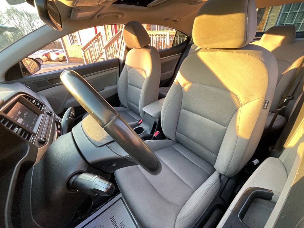 2018 Hyundai Elantra Image 15