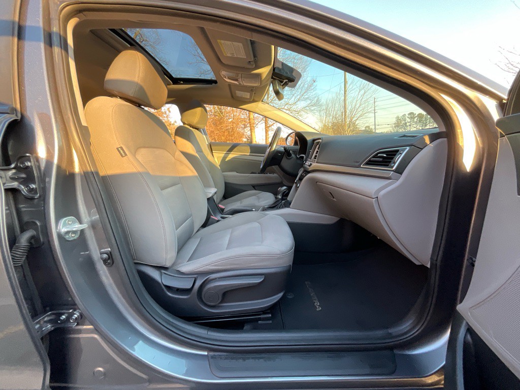 2018 Hyundai Elantra Image 16