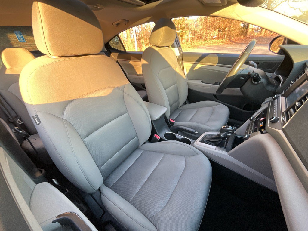 2018 Hyundai Elantra Image 18