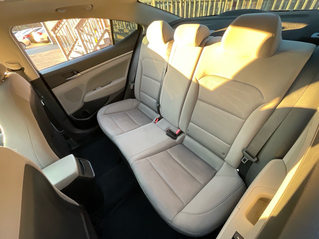 2018 Hyundai Elantra Image 29