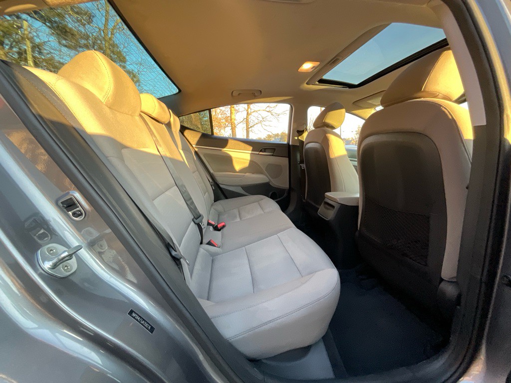 2018 Hyundai Elantra Image 30