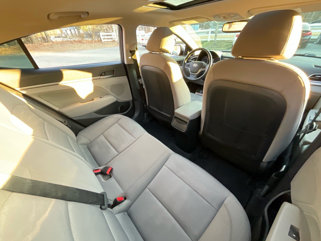 2018 Hyundai Elantra Image 31
