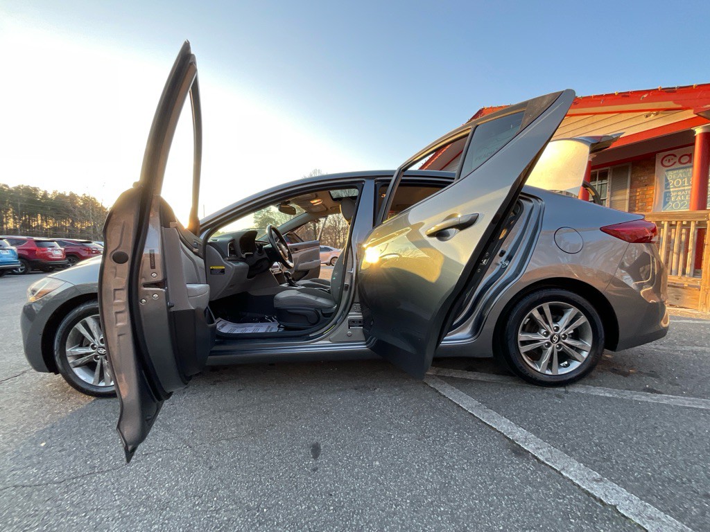 2018 Hyundai Elantra Image 34