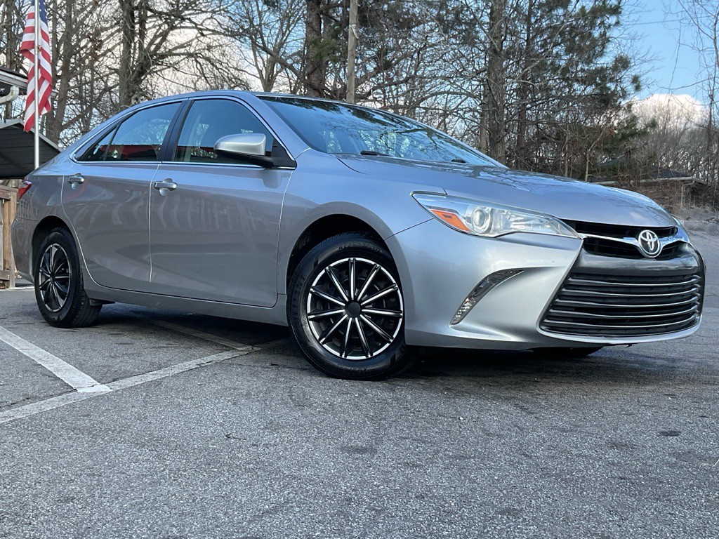 2017 Toyota Camry Image 3