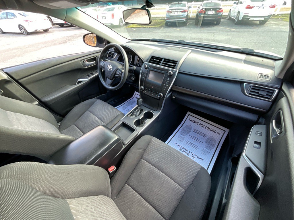 2017 Toyota Camry Image 15