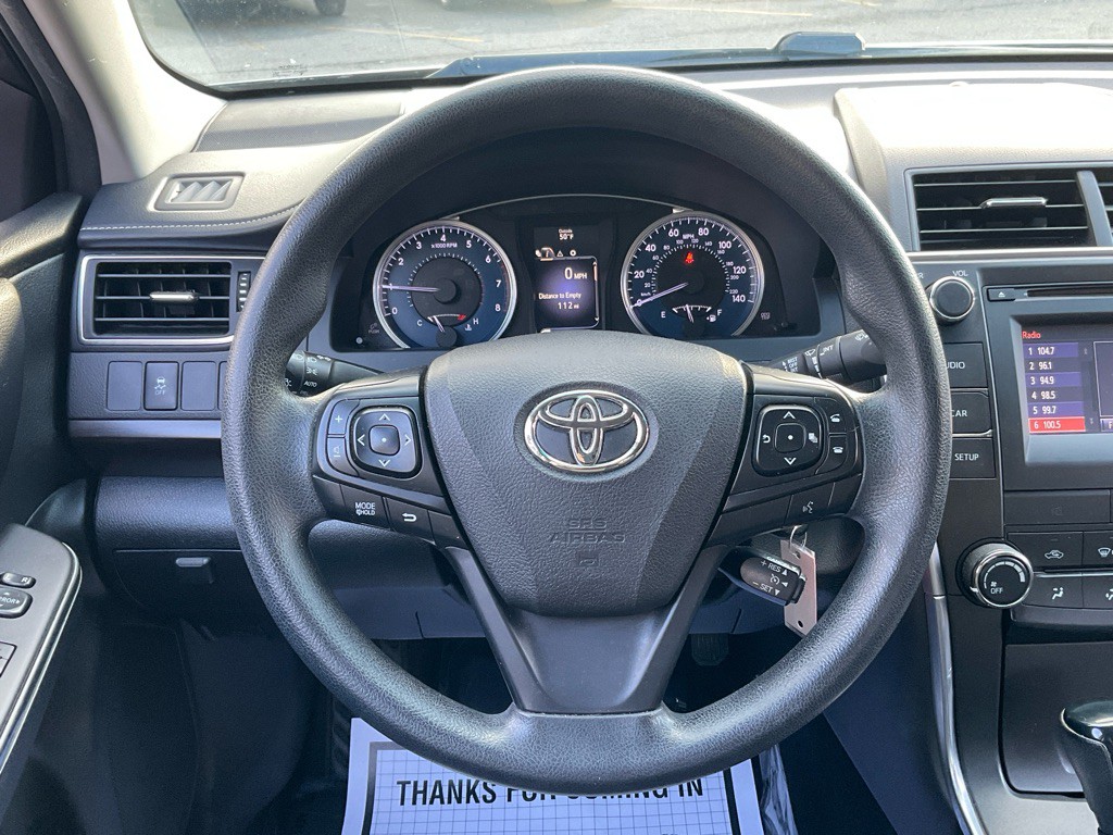 2017 Toyota Camry Image 19