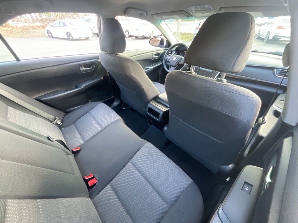 2017 Toyota Camry Image 26