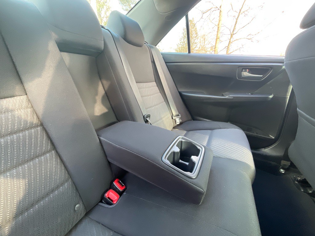 2017 Toyota Camry Image 28